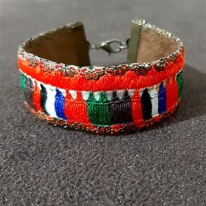 دستبند سوزن دوزی کد D3