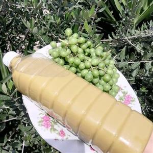 آب غوره طبیعی وخانگی بدون نمک و حرارت ندیده یک لیتری