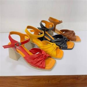 صندل پاشنه دار کفش پاشنه دار چرمی