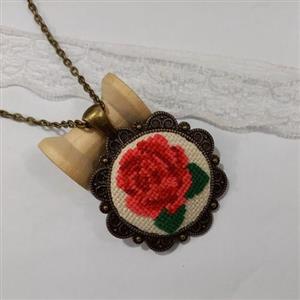 رومانتویی شماره دوزی شده با دست