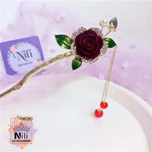 گیره مو زنانه کانزاشی فلزی طلایی طرح گل رز مخمل نگینی آویزدار  وارداتی