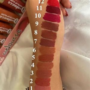 رژ مایع دو سه duce 24 ساعته رنگ مات محصول آرایشی شب و روز