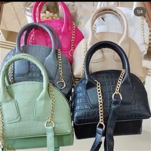 کیف دخترانه و زنانه زارا هلالی