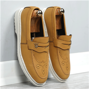 کفش کالج چرم مردانه مجلسی مناسب کت و شلوار و اداری و اسپرت محکم و سبک و بادوام رنگ عسلی طرح مازراتی مشبک 