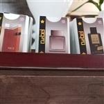 عطر کتابی جیبی با رایحه های مختلف