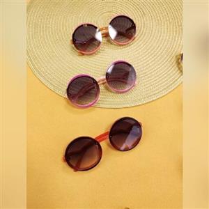 عینک دخترانه شیشه گرد در چند رنگ متفاوت