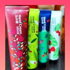 کرم مرطوب کننده از برند BIOAQUA