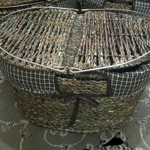 سبد پیک نیک جدید جادار مقاوم و زیبا ترند حصیر چوبی ریزبافت رنگ شده قهوه ای عمده و تک پارچه چهارخونه مسافرتی