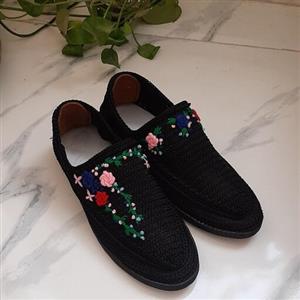 گیوه دستبافت زنانه گلدوزی شده کد 18 ، سوغات کرمانشاه