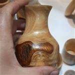 گلدان چوبی از چوب زیتون پوشش کیلر قابل شستسو دارای ترکهای ترمیم شده با ضمانت