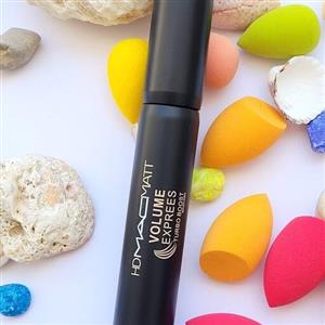 ریمل حجم دهنده اورجینال مک hd MAC mattحجم عالیبسته بندی پلمپاین ریمل با ساختار سبک و کرمی مژه ها را به سمت بالا می