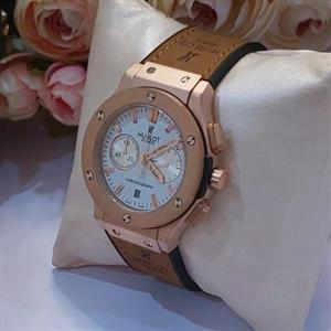 ساعت مچی هابلوت زنانه  بیگ بنگ رنگ رزگلد صفحه سفید بند چرم HUBLOT BigBang اصل ژاپن