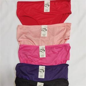 شورت گیاهی زنانه در رنگ های قرمز صورتی بنفش مشکی جنس خوب و با کیفیت مناسب سایزهای 40 42 44 46