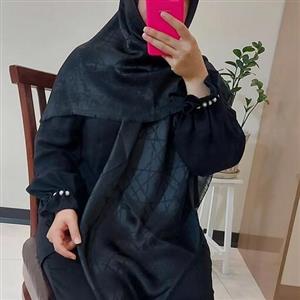 روسری مشکی ژاکارد لمه دیور خطی پوست ماری و گل رز قواره 140 