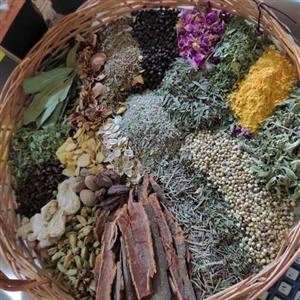 ادویه کاری دستساز (22 دانه معطر و 10 نوع سبزیجات)معطر و عالی