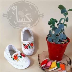 گیوه بچگانه گلدوزی شده