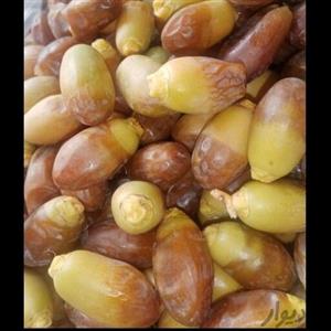 خرما رطب در عملکرد بینایی و جلوگیری از ایجاد مشکلات چشمی موثر است.مقادیر بالایی از آهن دررطبوجود دارد