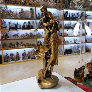 مجسمه پلی استر طرح عاشقانه ایستاده