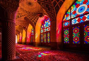 پاورپوینت رنگ و نور در معماری و تاثیر آن بر روحیه افرا