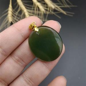 گردن اویز فوق العاده زیبا و بسیار خاص یشم اصل معدنی 8504