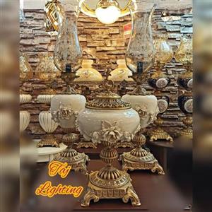ست سه تیکه چراغ و کاپ رومیزی طرح گل برجسته پایه برنز