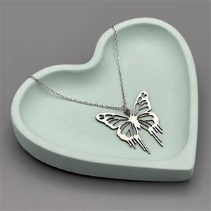 گردنبند پروانه لونا(  تماما استیل ورنگثابت )