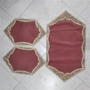 رومیزی سه تیکه دست دوزی شده منجوق دوزی شده