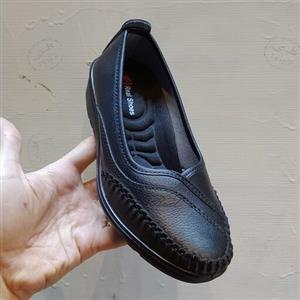 کفش زنانه طبی راحتی روزمره رویه کوتاه چهار فصل برند رئال تبریز کارخانه ای تزریق مستقیم کف تاشو مناسب پیاده روی اربعین
