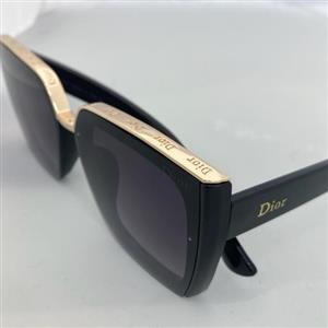 عینک افتابی زنانه  dior دیوربا خط طلایی کد5813
