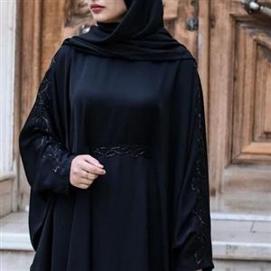 مانتو عبایی جواهر دوزی شده کار دست و بسیار شیکدارای بند تنظیمفری سایزجنس ندا کریستالقد کار 140