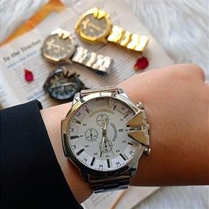 ساعت دیزل مردانه بنداستیل صفحه سفید، رنگبندی طلایی، نقره ای، مشکی