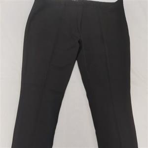 شلوار مازراتی راسته جنس باکیفیت و بادوام در سایزهای 46 48 50 در تک رنگ مشکی