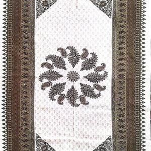 رومیزی زیرانداز زیرسفره مخمل شانل ترک رنگ ثابت قابل شست وشو ابعاد100در140 البته حساس نسبت به حرارت