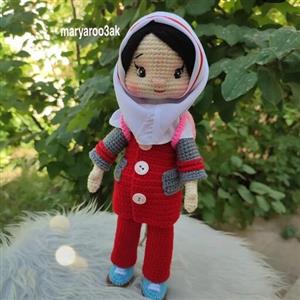 عروسک دختر مدرسه ای بافتنی