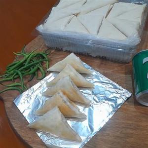 سمبوسه پیتزایی سرخ نشده  40 تایی  با خمیر یوفکا و جذب روغن کم