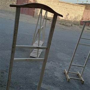 آویز رگال چوبی تک کت مخصوص ویترین  از جنس چوب روسی و درخت تبریزی