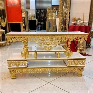 میز تلویزیون آلومینیومی با ام دی اف سفید رنگ، مدل گل سرخ برجسته