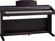 پیانوی دیجیتال رولند مدل RP30 