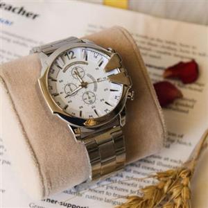 ساعت دیزل مردانه بنداستیل نقره ای