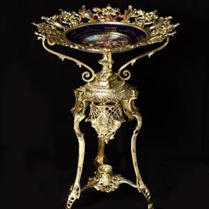 میوه خوری پایه دار کنار سالنی برنجی طرح سلطنتی 