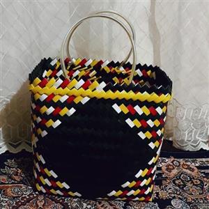 ساک پیکنیک سبدهای گردش و تفریح  محکم و ماندگاری بالا سیم گذاری شده و دارای دسته شیلنگی. برای پیکنیک عالیه. (سایز 30)