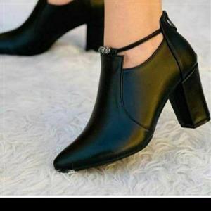 نیم بوت مجلسی پاشنه دار از سایز 37 تا 40 