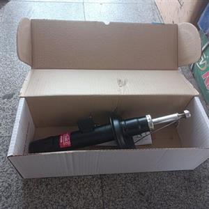 کمک جلو 206و207 گازی روغنی برند کایابا  ساخت اسپانیا تحت لیسانس ژاپن. کیفیت بی نظیر  بسته ی دوعددیدارای بارکد ایساکو