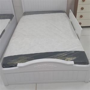 تشک جوان وبزرگسال طبی فنری با پارچه ضدحساسیت با5سال  جنس رویال.تشک طبی.فنری.طبی فنری.فنر میکرو. وانواع تشک در ه