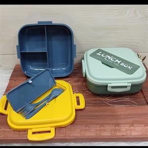 ظرف غذای سه خانه درب دار  درجه یک با قاشق و چنگال همراه با کیفیت عالی (لانچ باکس)