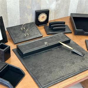 ست رومیزی چرم اداری 10 تکه مدیریتی - مشکی طرح ابر و باد - کد 810