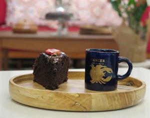 سینی پذیرایی چوبی نوع چوب راش قطر 22 برند ماه وود دست ساز