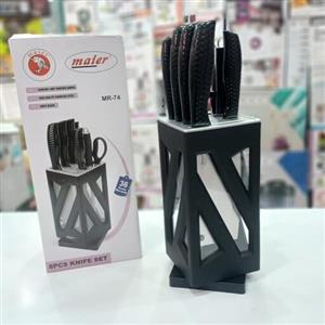 سرویس چاقو استنددار مایر آلمان  شامل یک عدد ساطور  یک عدد سوهان یک عدد قیچی و 4 عدد چاقو  بسیار تیز و برنده پایه چرخشی