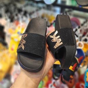 صندل دخترانه مجلسی راحتی نیکتا مدل mk در سایز بندی 26 تا 34 در رنگبندی مشکی صورتی نقره ای سبز