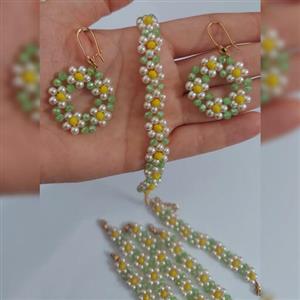 ست دستبند و گوشواره گل بابونه زنانه رنگ ثابت